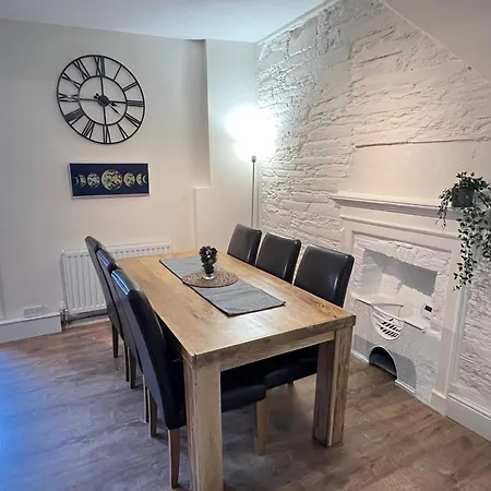 A Spacious 2 Bed Flat In Kingsbridge Town Extérieur photo
