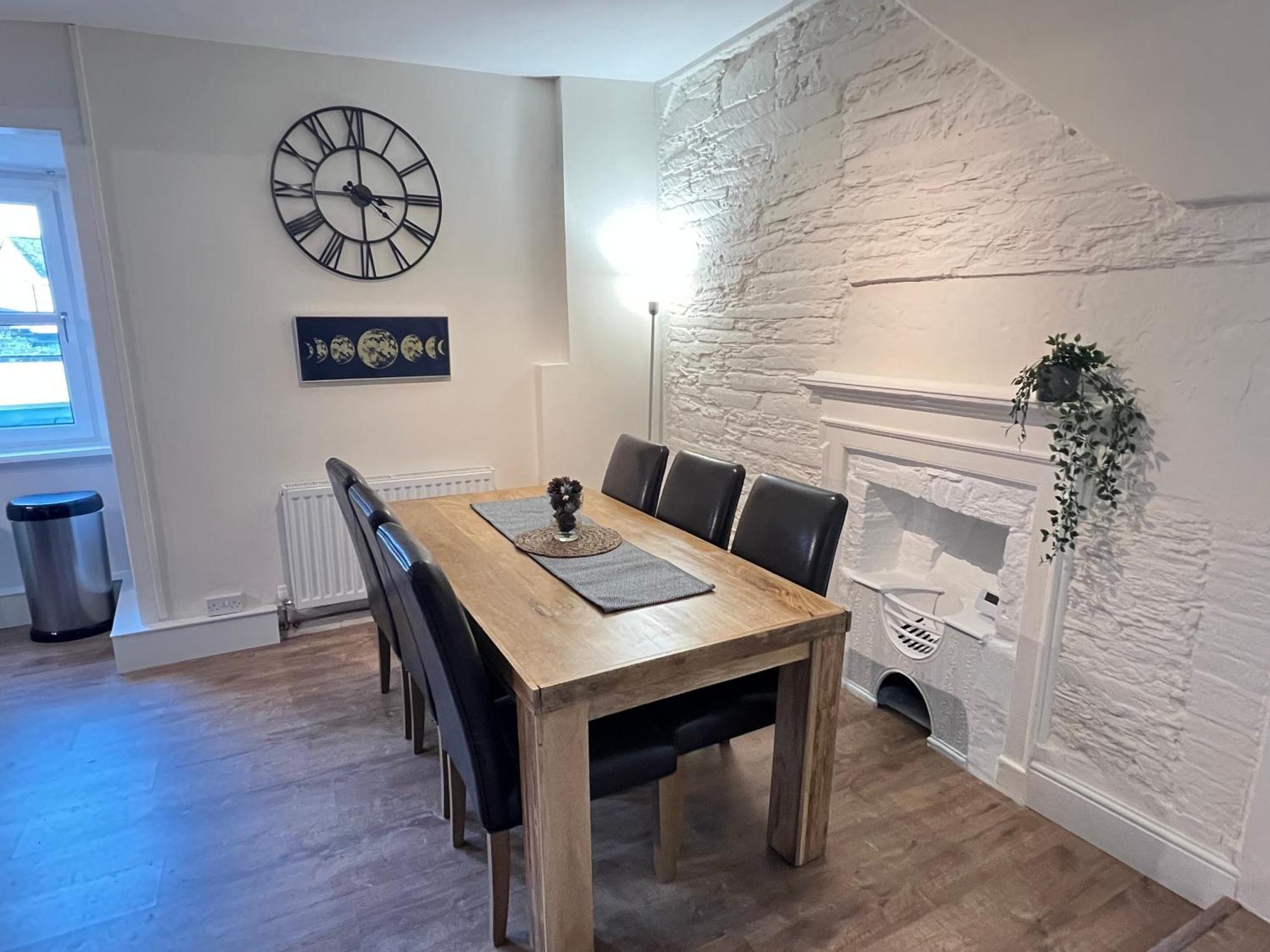 A Spacious 2 Bed Flat In Kingsbridge Town
